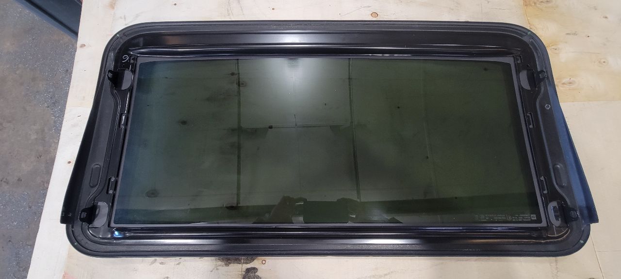 2020 ESCALAESV OEM SUN MOON ROOF GLASS ONLY 32129 - image 6