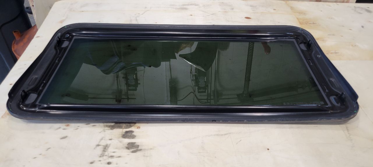 2020 ESCALAESV OEM SUN MOON ROOF GLASS ONLY 32129 - image 7