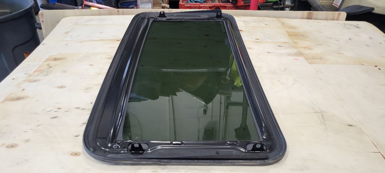 2020 ESCALAESV OEM SUN MOON ROOF GLASS ONLY 32129 - image 10