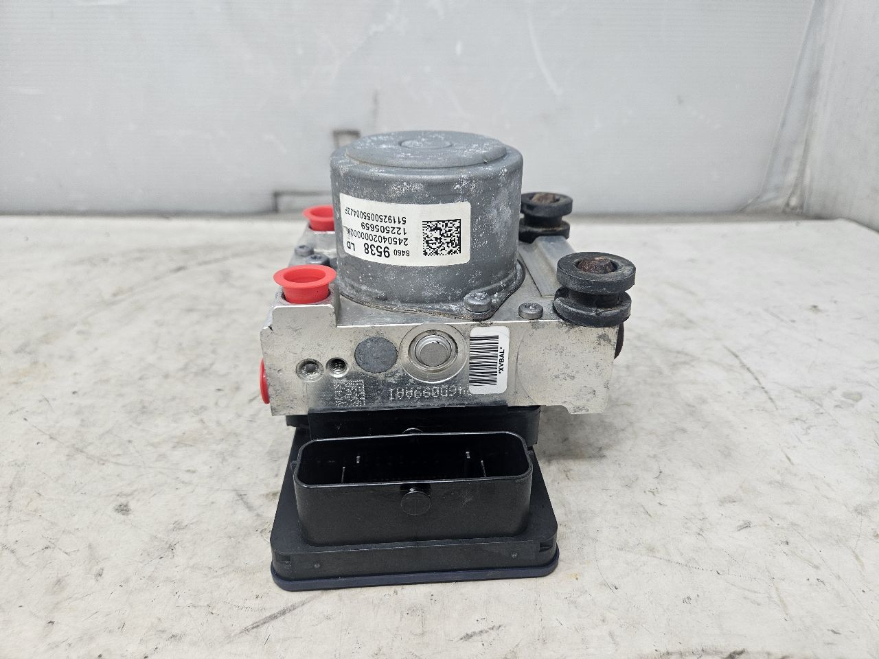 2020 ESCALAESV ABS BRAKE PUMP & MODULE 84609538 32135 - image 1