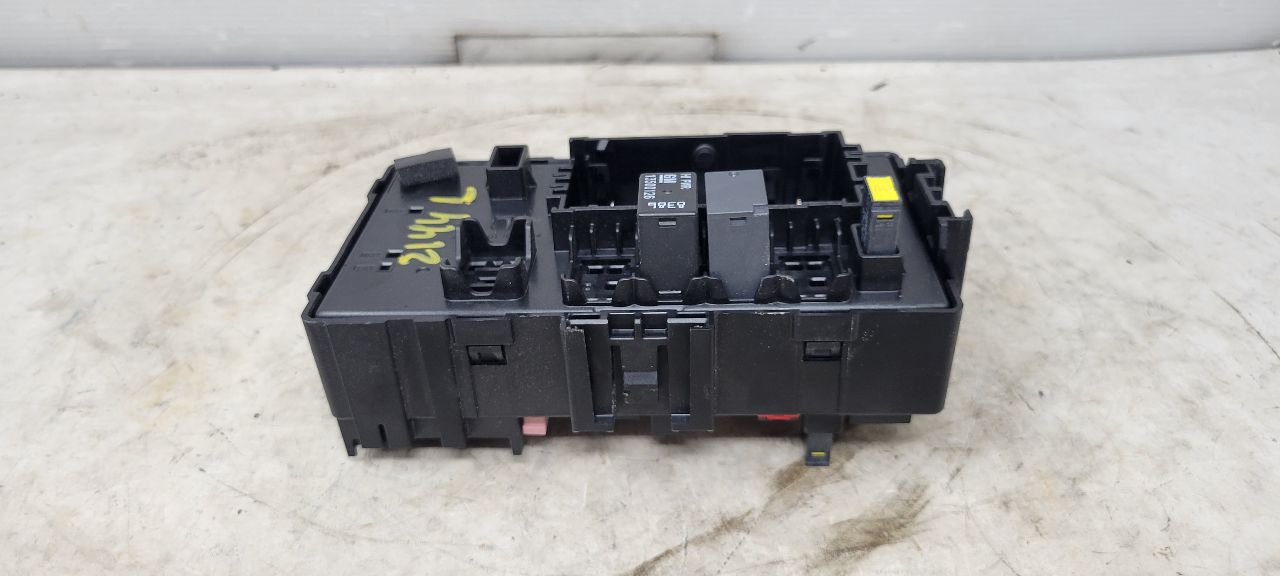 2020 ESCALAESV DASH CABIN FUSE BOX 84114432 32143 - image 3