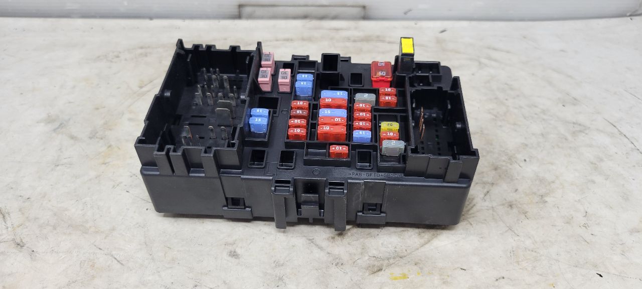 2020 ESCALAESV DASH CABIN FUSE BOX 84114432 32143 - image 8