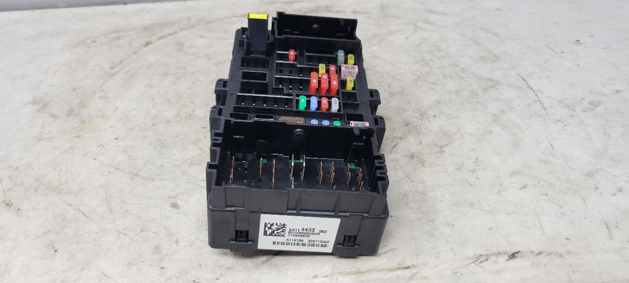 2020 ESCALAESV DASH CABIN FUSE BOX 84114433 32144 - image 4
