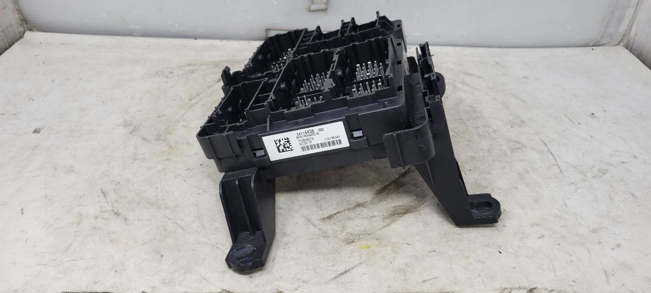 2020 ESCALAESV LH UNDER DASH FUSE BOX 84114438 32147 - image 3