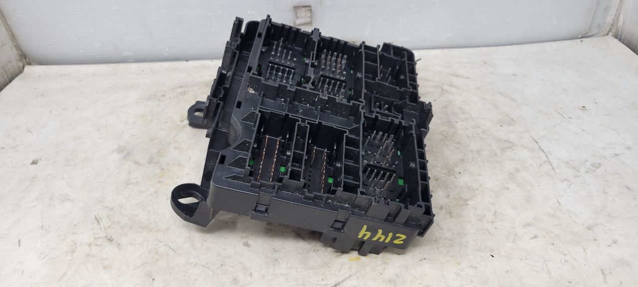 2020 ESCALAESV LH UNDER DASH FUSE BOX 84114438 32147 - image 5