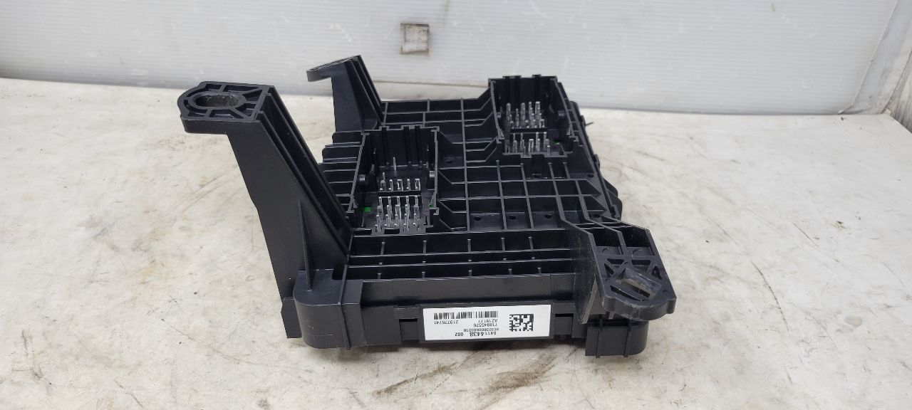 2020 ESCALAESV LH UNDER DASH FUSE BOX 84114438 32147 - image 7