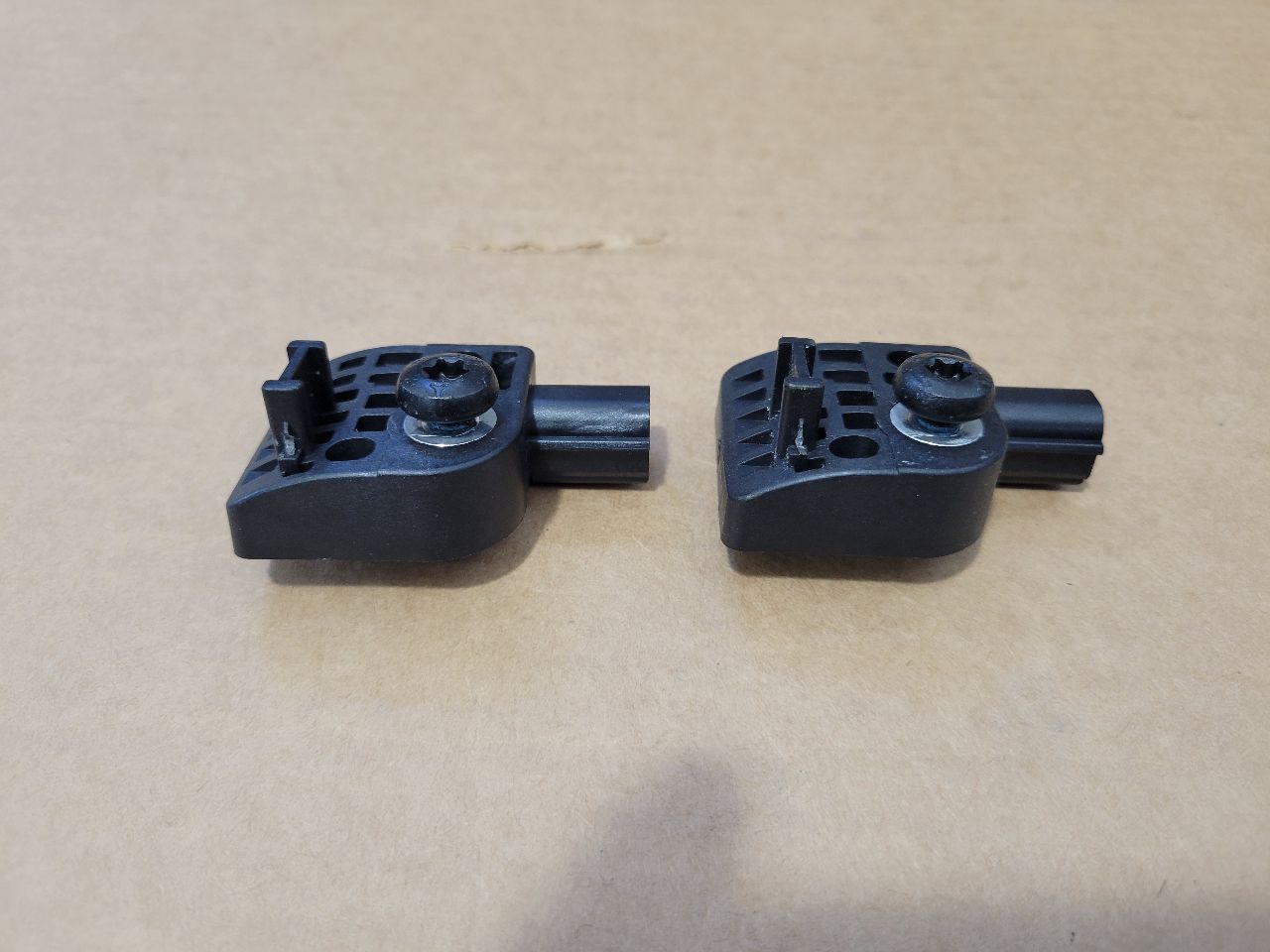 2020 ESCALAESV PAIR OF OEM CRASH SENSORS 26671010. 32168 - image 1