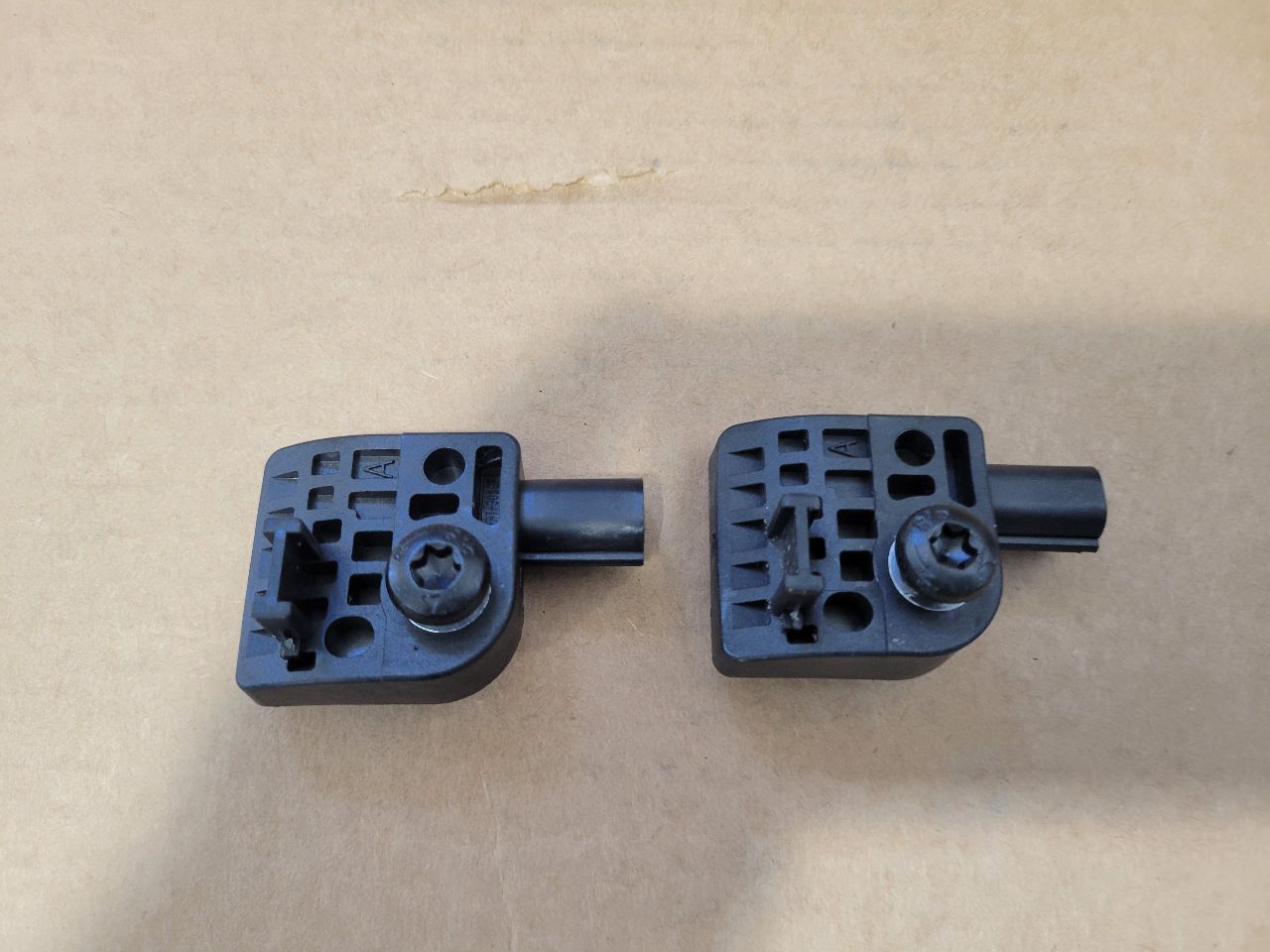 2020 ESCALAESV PAIR OF OEM CRASH SENSORS 26671010. 32168 - image 2