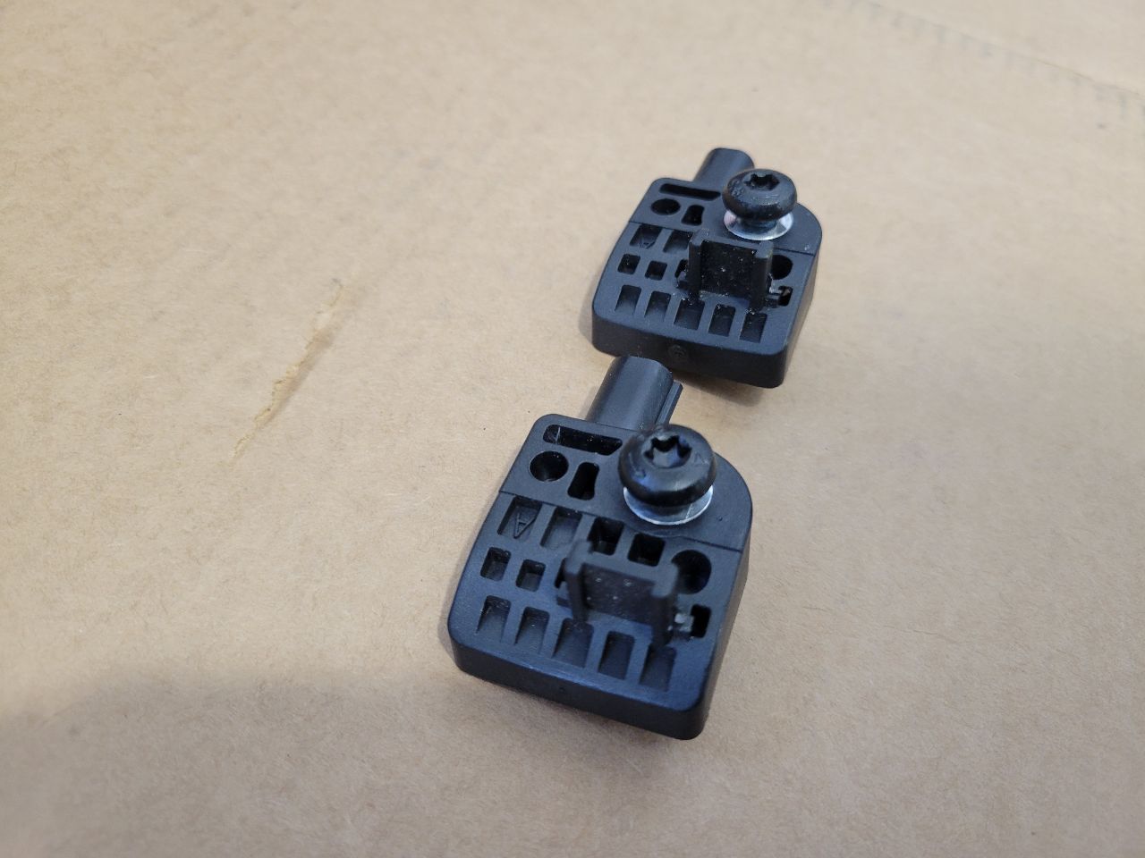 2020 ESCALAESV PAIR OF OEM CRASH SENSORS 26671010. 32168 - image 4