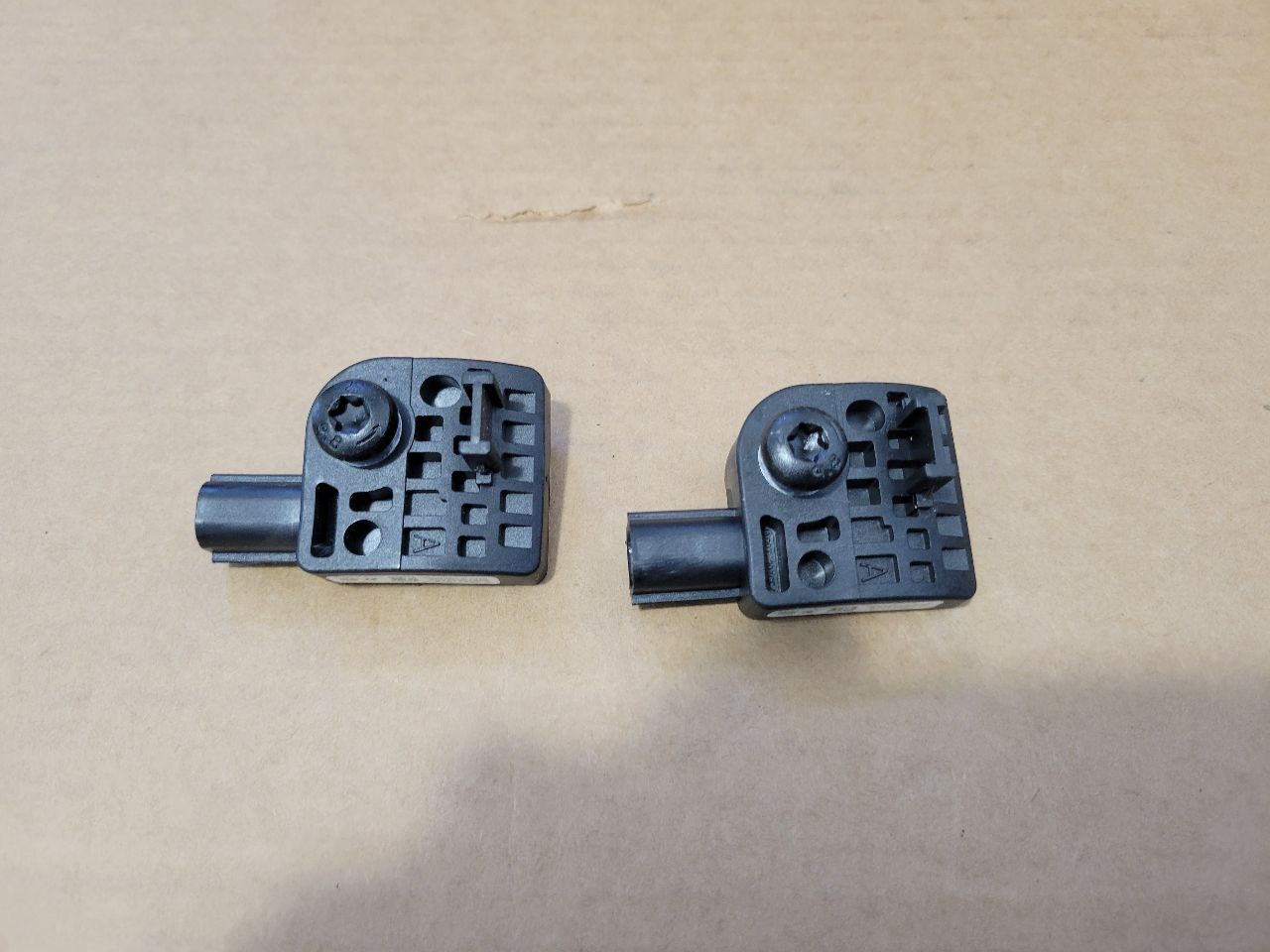 2020 ESCALAESV PAIR OF OEM CRASH SENSORS 26671010. 32168 - image 6