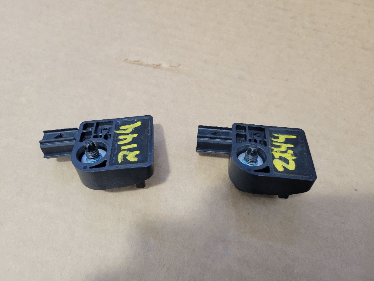 2020 ESCALAESV PAIR OF OEM CRASH SENSORS 26671010. 32168 - image 7