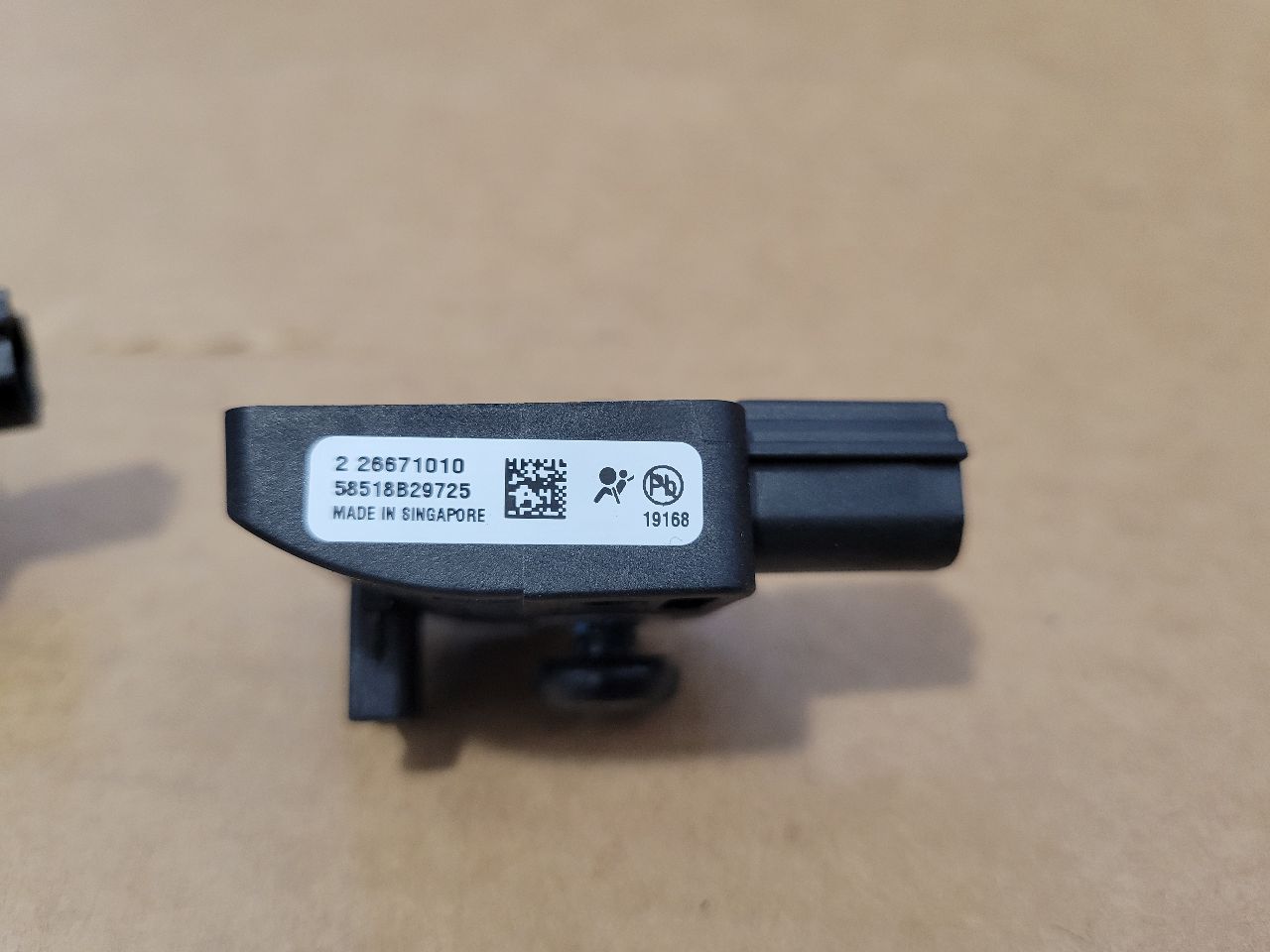2020 ESCALAESV PAIR OF OEM CRASH SENSORS 26671010. 32168 - image 9