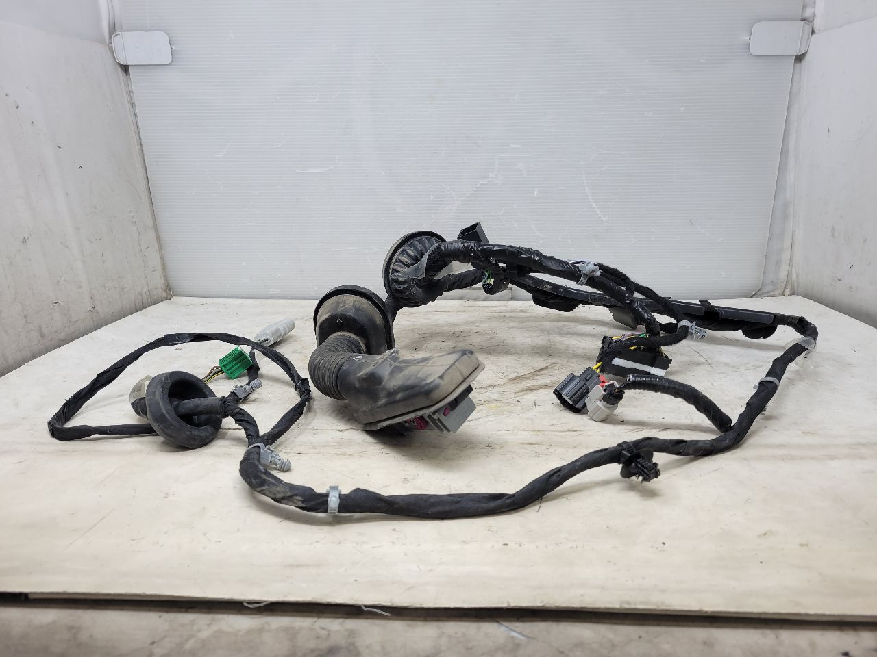 2020 ESCALAESV FRONT RH DOOR WIRE HARNESS 84305356 32188 - image 8