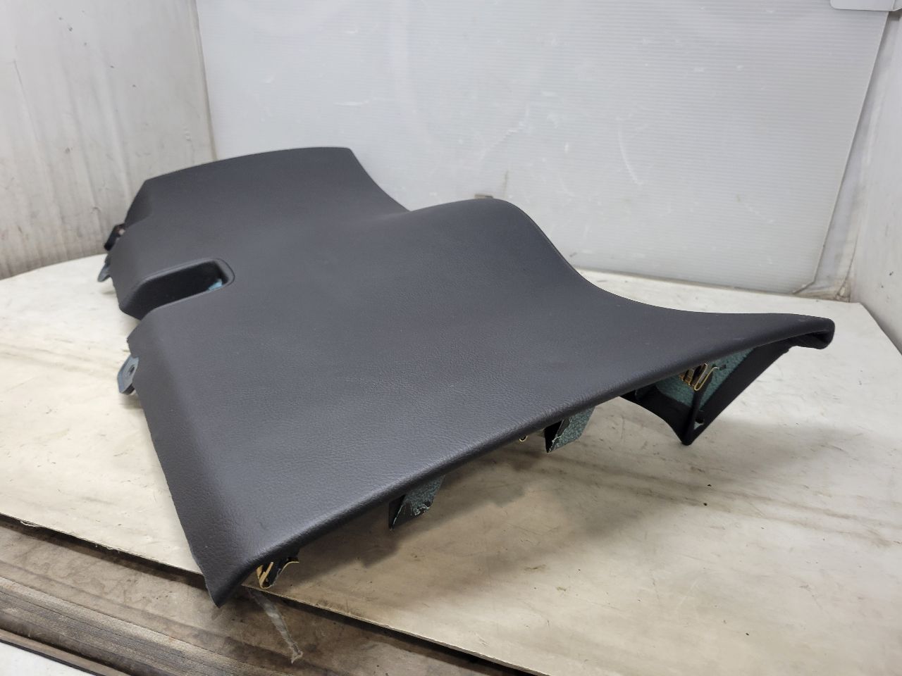 2020 ESCALAESV LH DRIVER KNEE BOLSTER BLACK 32201 - image 6