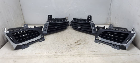 2020 ESCALAESV SET OF 4 DASH VENTS LH RH INNER OUTE 32207 - image 1