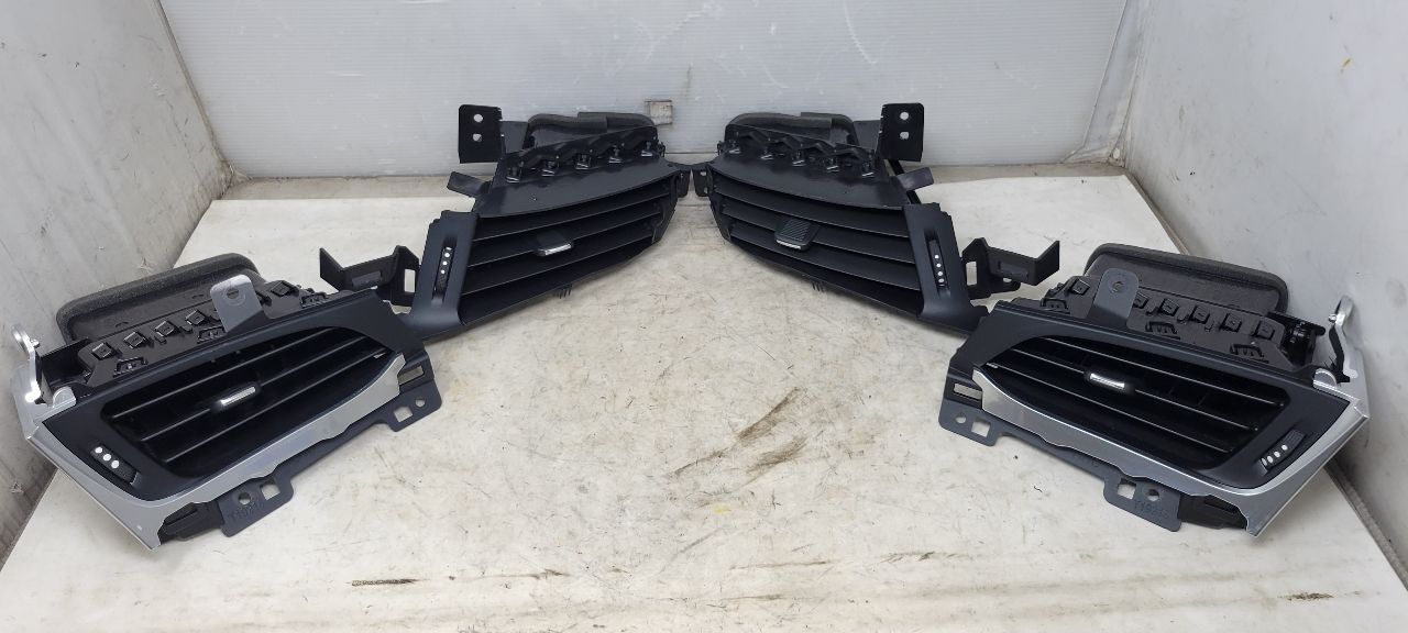 2020 ESCALAESV SET OF 4 DASH VENTS LH RH INNER OUTE 32207 - image 4