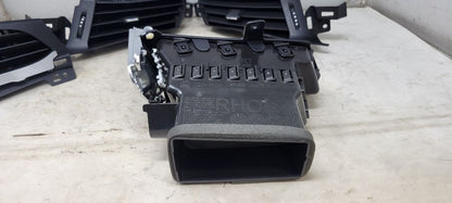 2020 ESCALAESV SET OF 4 DASH VENTS LH RH INNER OUTE 32207 - image 7