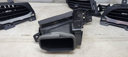 2020 ESCALAESV SET OF 4 DASH VENTS LH RH INNER OUTE 32207 - image 18
