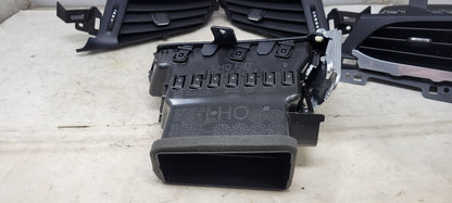2020 ESCALADE ESV SET OF 4 DASH VENTS LH RH INNER OUTE 32207 - image 3