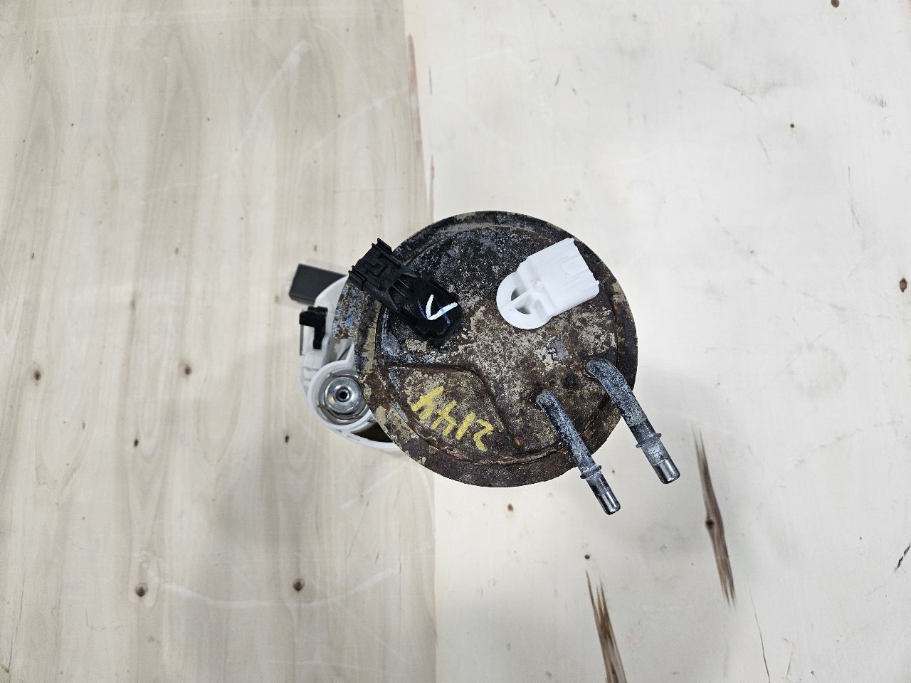IN TANK FUEL PUMP 63K MILES 32214 - image 7