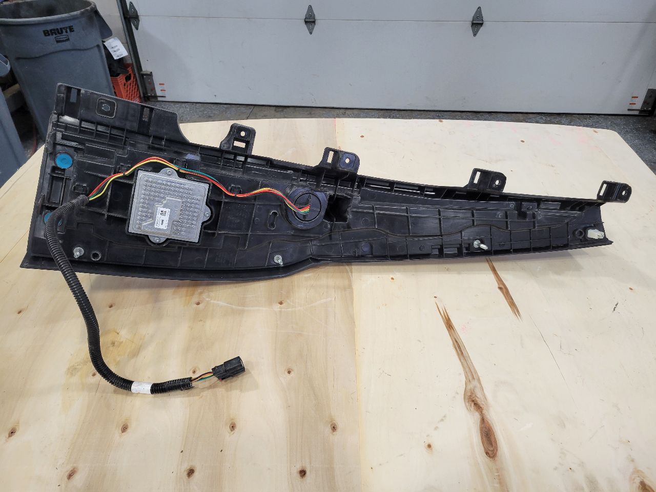 2020 ESCALAESV LH TAIL LIGHT TESTED ALL LEDS WORK 32221 - image 12