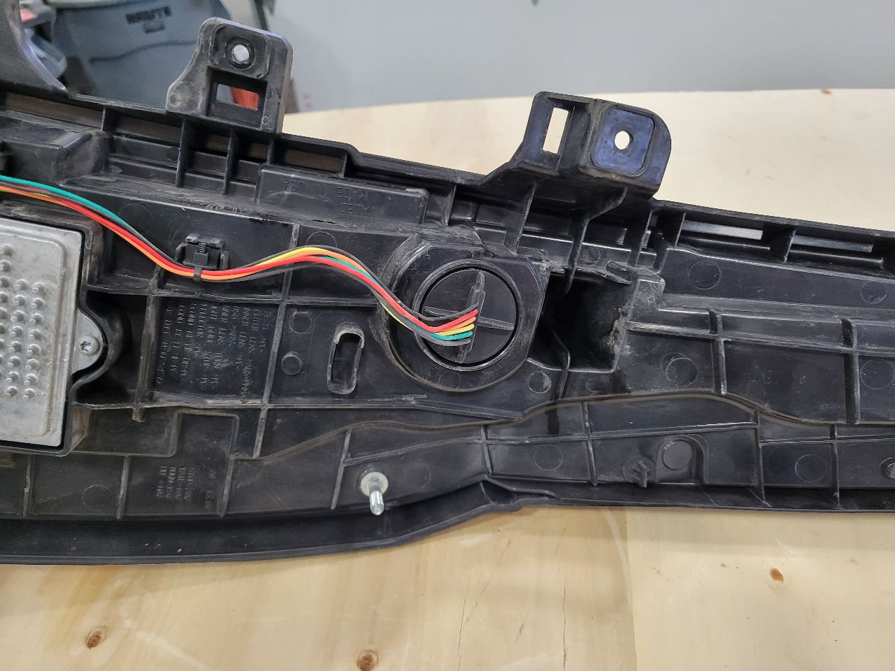 2020 ESCALAESV LH TAIL LIGHT TESTED ALL LEDS WORK 32221 - image 14