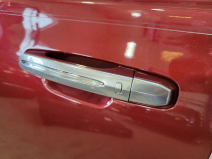 2019 ESCALADE LH DOOR RED CHIPS ON EDGE 6S.5 G1E 32225 - image 9