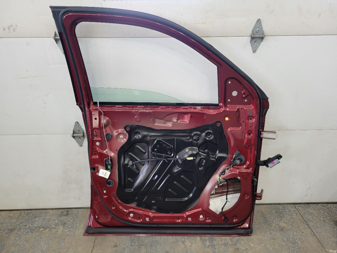 2019 ESCALADE LH DOOR RED CHIPS ON EDGE 6S.5 G1E 32225 - image 13
