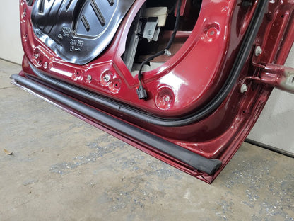 2019 ESCALADE LH DOOR RED CHIPS ON EDGE 6S.5 G1E 32225 - image 15