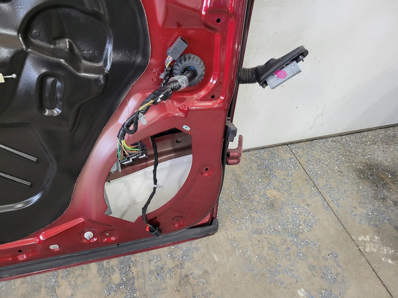 2019 ESCALADE LH DOOR RED CHIPS ON EDGE 6S.5 G1E 32225 - image 20