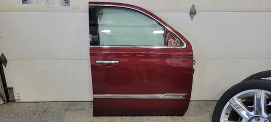 2019 ESCALADE RH FRONT DOOR ADDICTION RED G1E 32226 - image 1