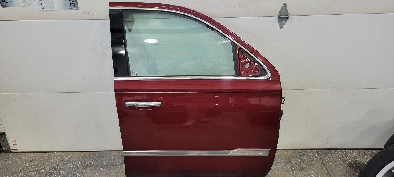 2019 ESCALADE RH FRONT DOOR ADDICTION RED G1E 32226 - image 4