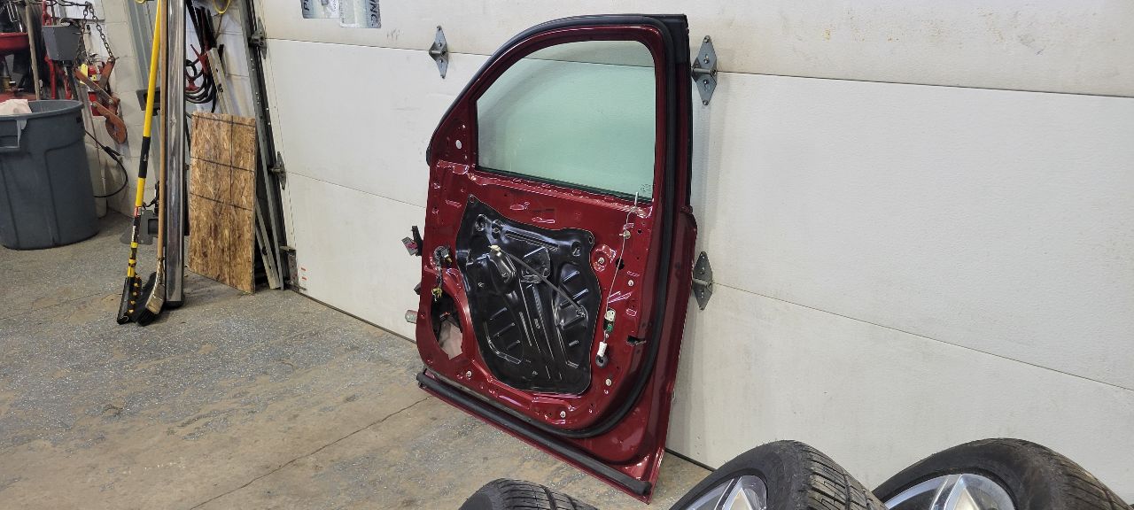 2019 ESCALADE RH FRONT DOOR ADDICTION RED G1E 32226 - image 10