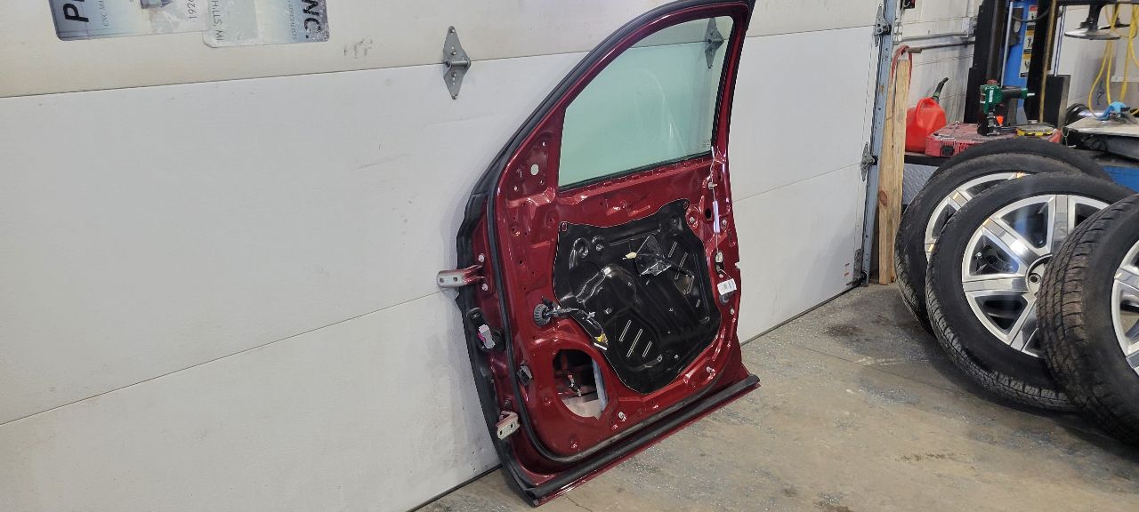 2019 ESCALADE RH FRONT DOOR ADDICTION RED G1E 32226 - image 11