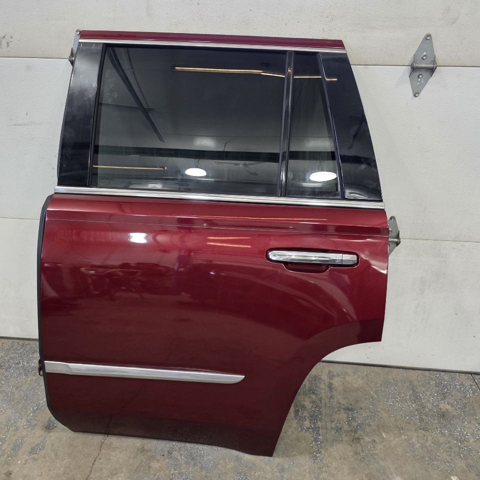 2019 ESCALADE LH REAR DOOR ADDICTION RED G1E 000 32227 - image 1