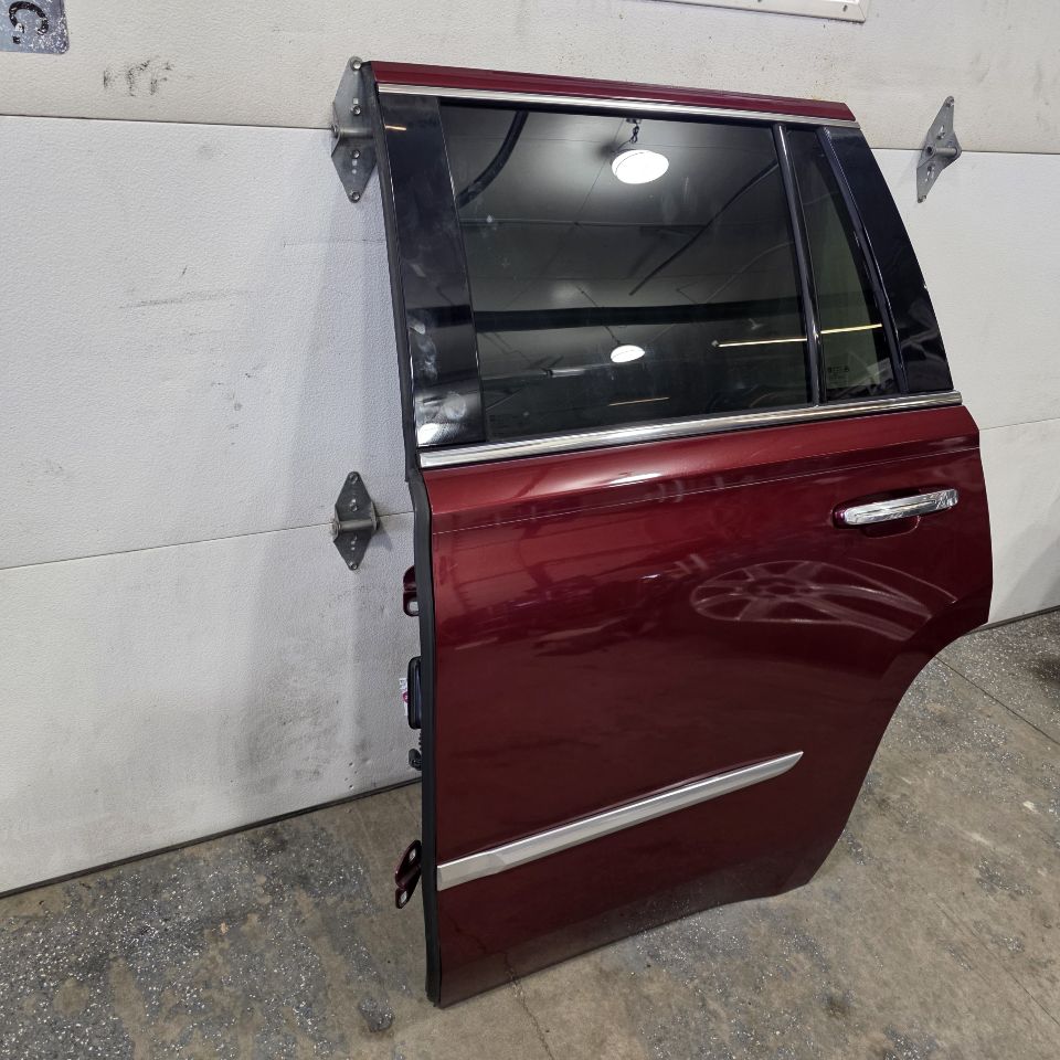 2019 ESCALADE LH REAR DOOR ADDICTION RED G1E 000 32227 - image 2