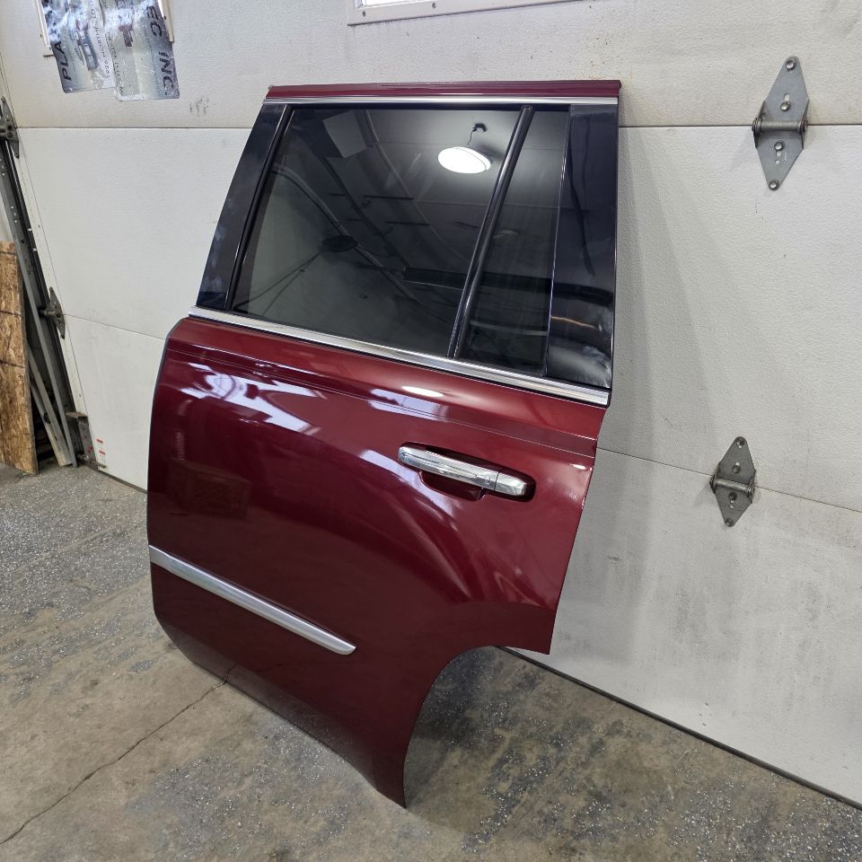 2019 ESCALADE LH REAR DOOR ADDICTION RED G1E 000 32227 - image 3