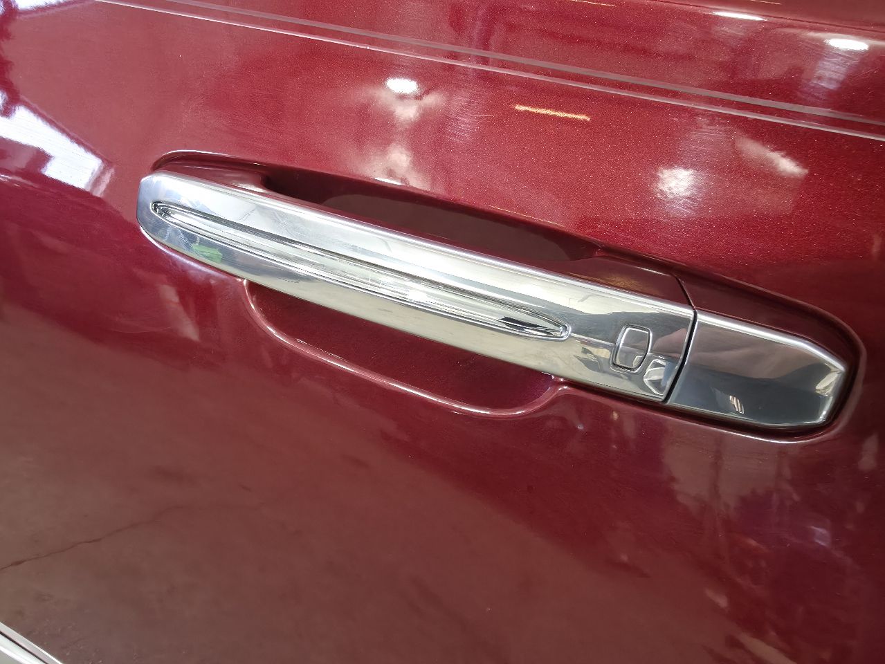 2019 ESCALADE LH REAR DOOR ADDICTION RED G1E 000 32227 - image 4