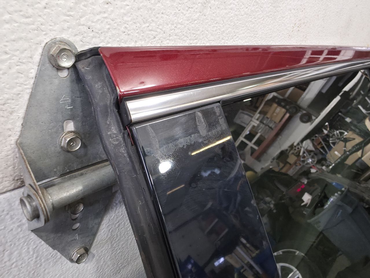 2019 ESCALADE LH REAR DOOR ADDICTION RED G1E 000 32227 - image 7