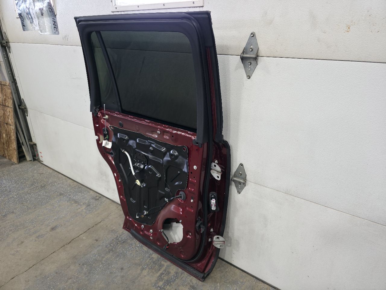 2019 ESCALADE LH REAR DOOR ADDICTION RED G1E 000 32227 - image 10