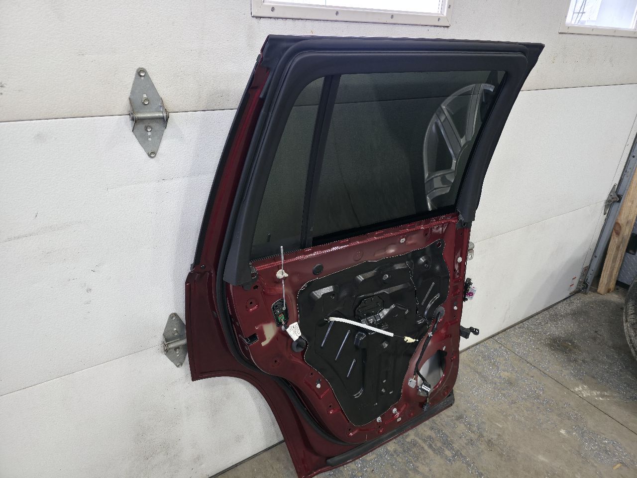 2019 ESCALADE LH REAR DOOR ADDICTION RED G1E 000 32227 - image 11