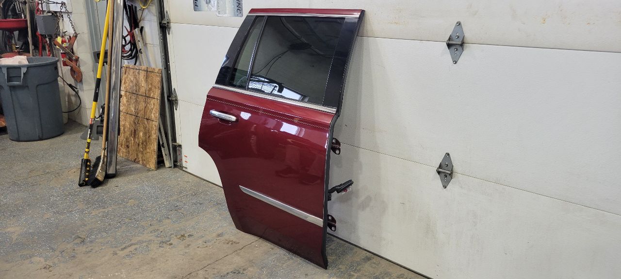 2019 ESCALADE RH REAR DOOR ADDICTION RED G1E 000 32228 - image 2