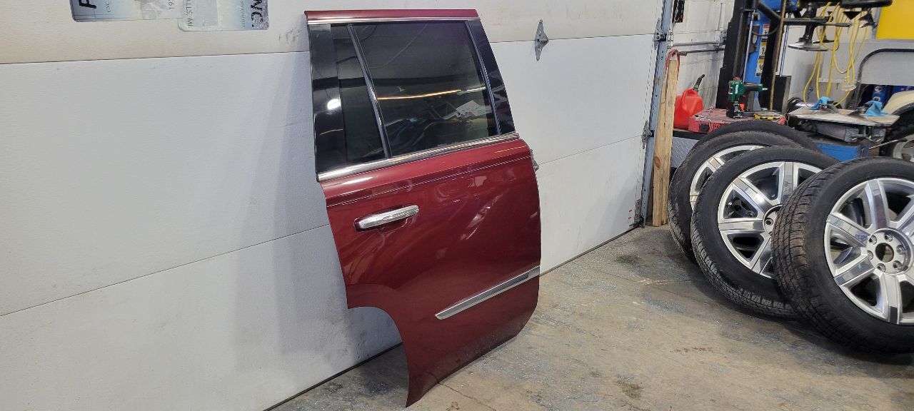 2019 ESCALADE RH REAR DOOR ADDICTION RED G1E 000 32228 - image 3