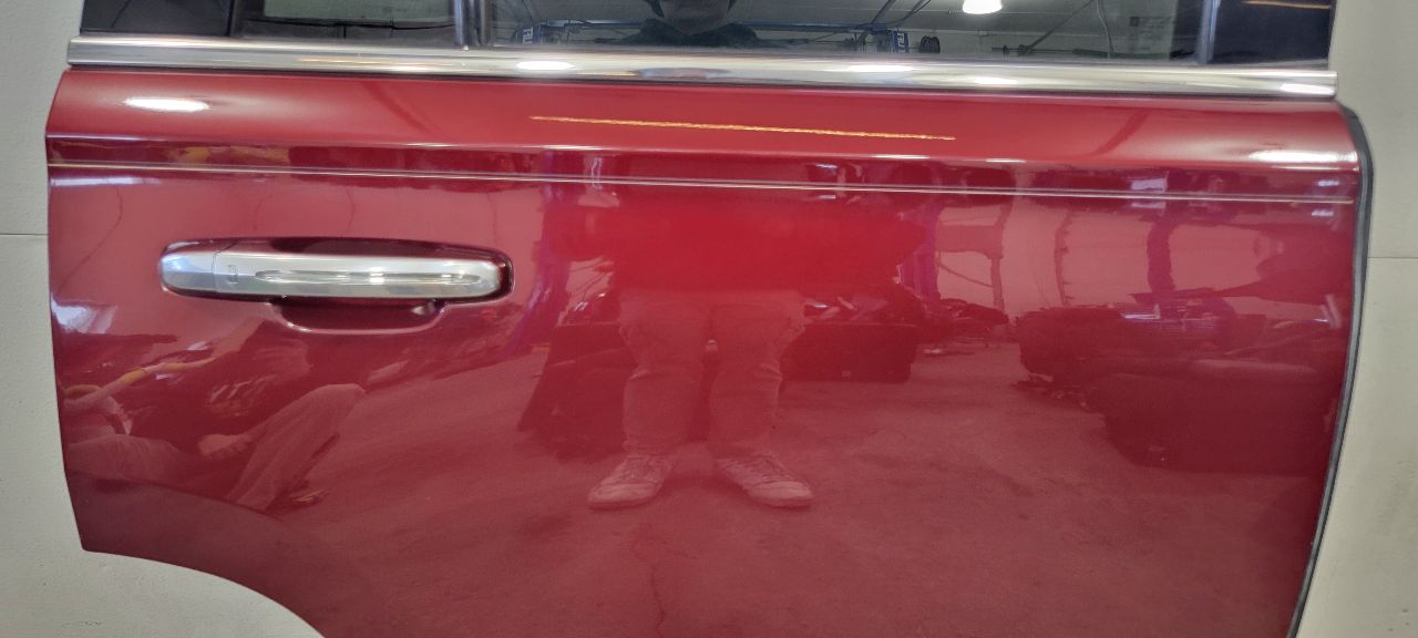 2019 ESCALADE RH REAR DOOR ADDICTION RED G1E 000 32228 - image 5