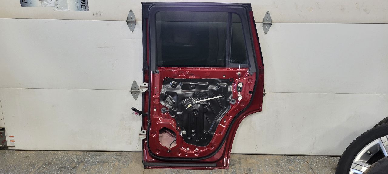 2019 ESCALADE RH REAR DOOR ADDICTION RED G1E 000 32228 - image 7