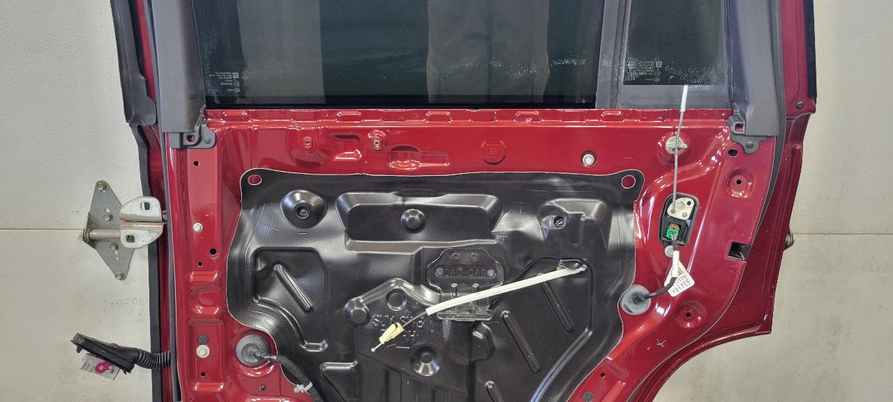 2019 ESCALADE RH REAR DOOR ADDICTION RED G1E 000 32228 - image 11