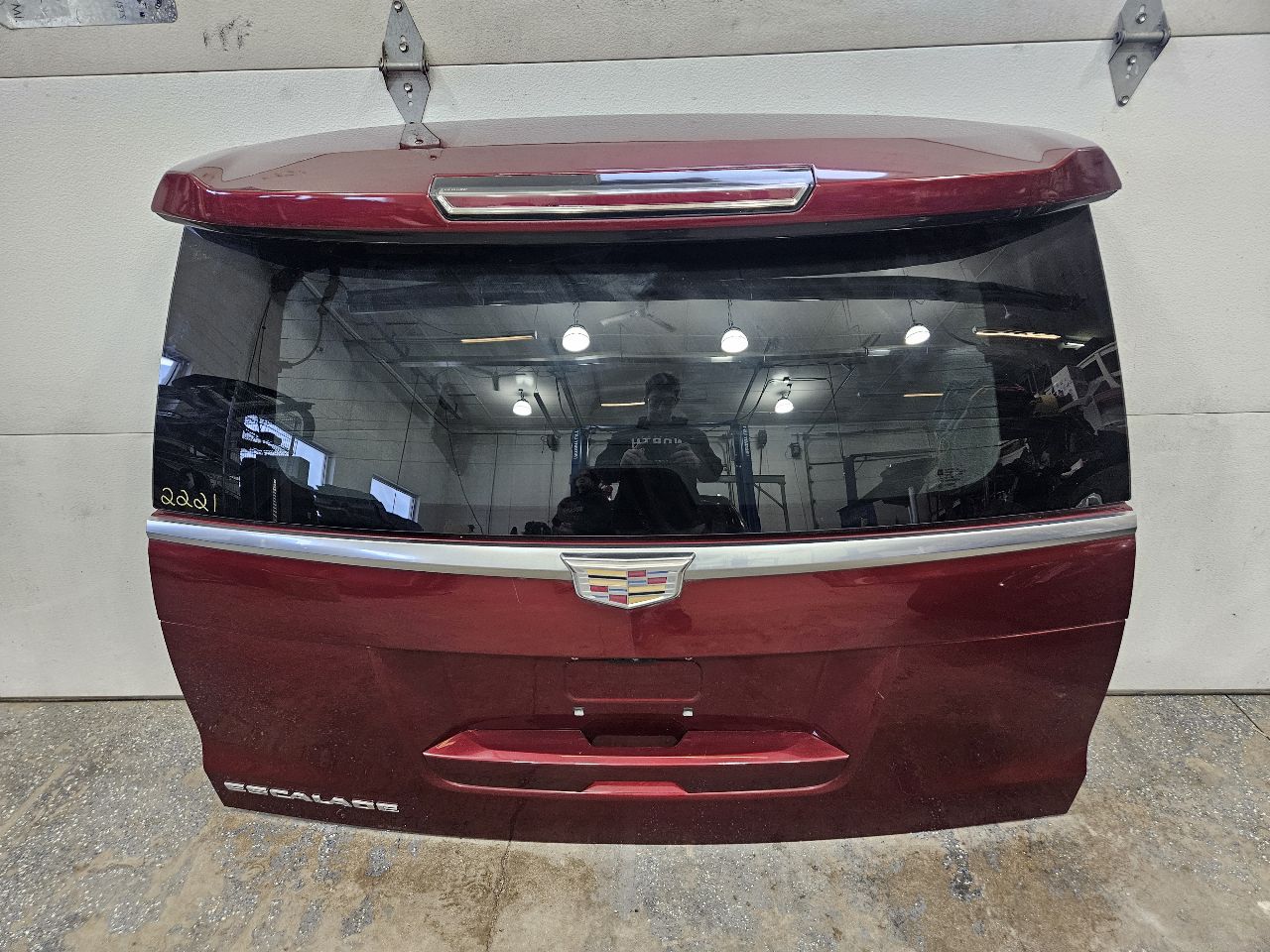 2019 ESCALADE DECK LID ADDICTION RED G1E 000 32229 - image 1