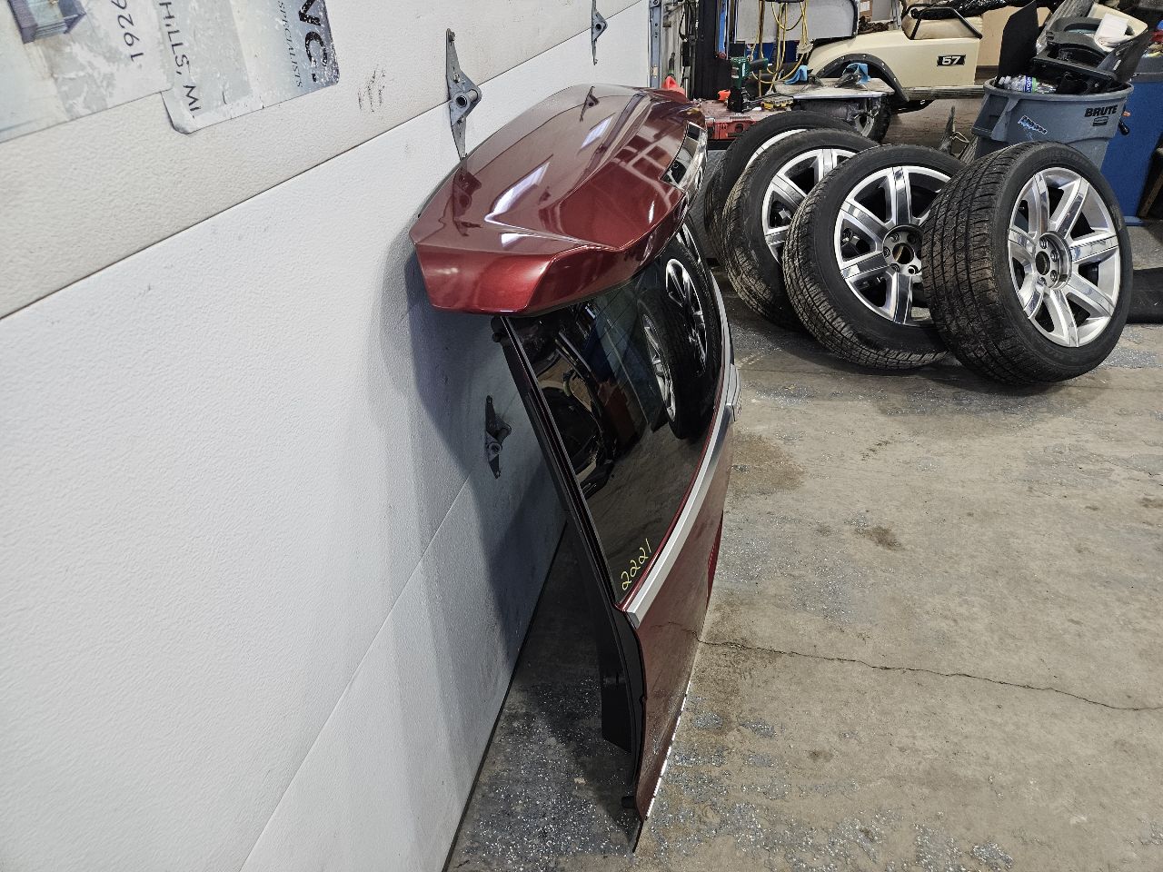 2019 ESCALADE DECK LID ADDICTION RED G1E 000 32229 - image 1