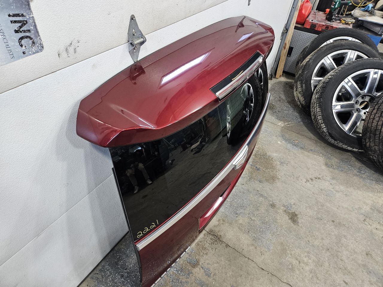 2019 ESCALADE DECK LID ADDICTION RED G1E 000 32229 - image 4
