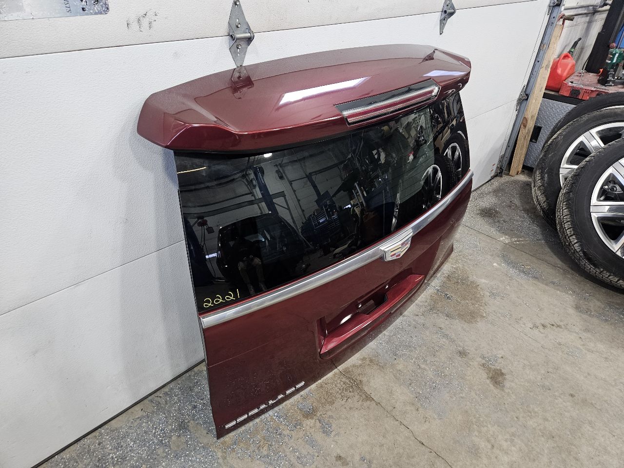 2019 ESCALADE DECK LID ADDICTION RED G1E 000 32229 - image 5